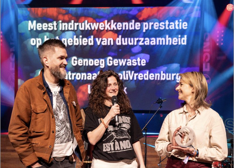 Duurzaamheidscollectief Genoeg Gewaste wint IJzeren Podiumdier 2025