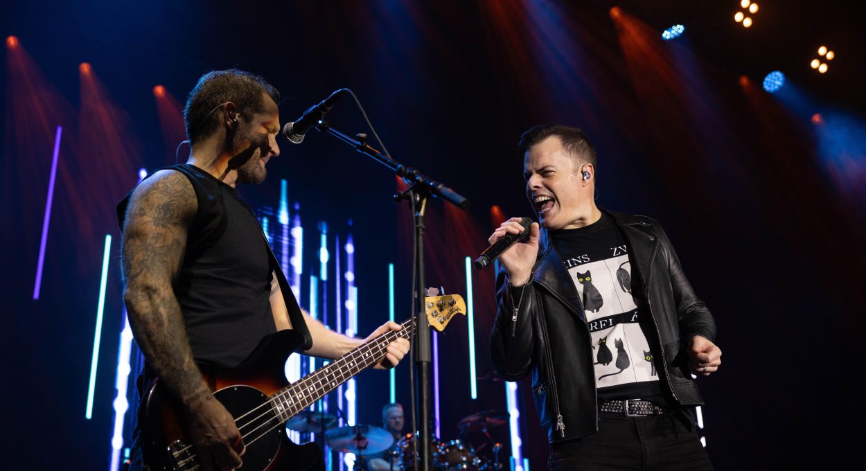 One Vision of Queen ft Marc Martel